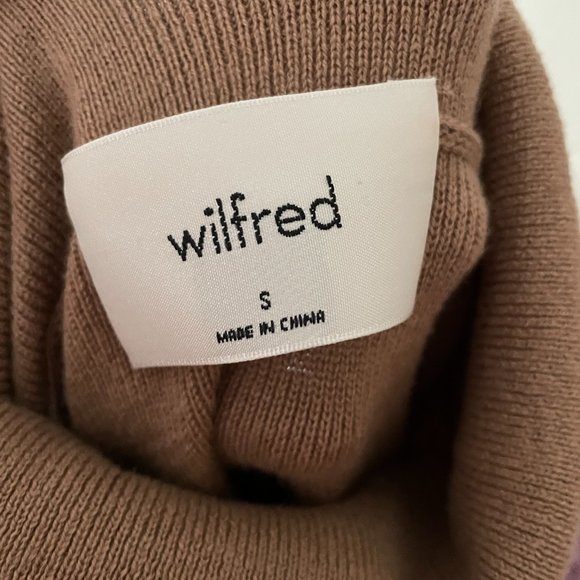 Aritzia Wilfred Rebecca Turtleneck - Picture 3 of 3